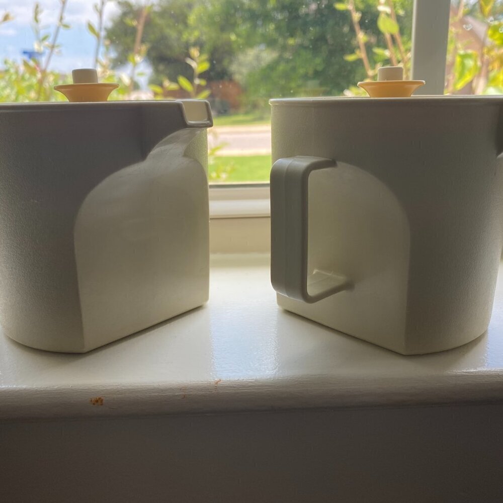 Vintage Tupperware Sugar and Creamer set in Almond and Gold